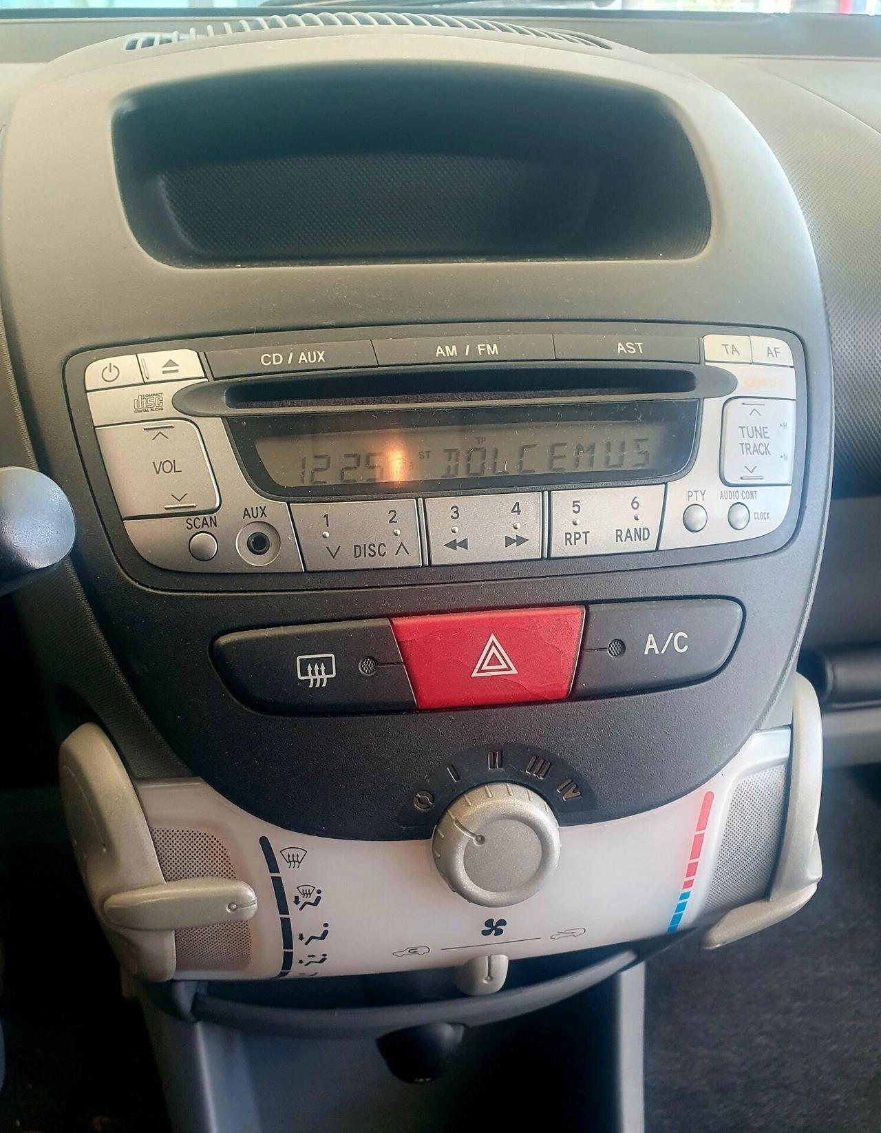 Toyota Aygo 1.0 12V VVT-i 5 porte Sol