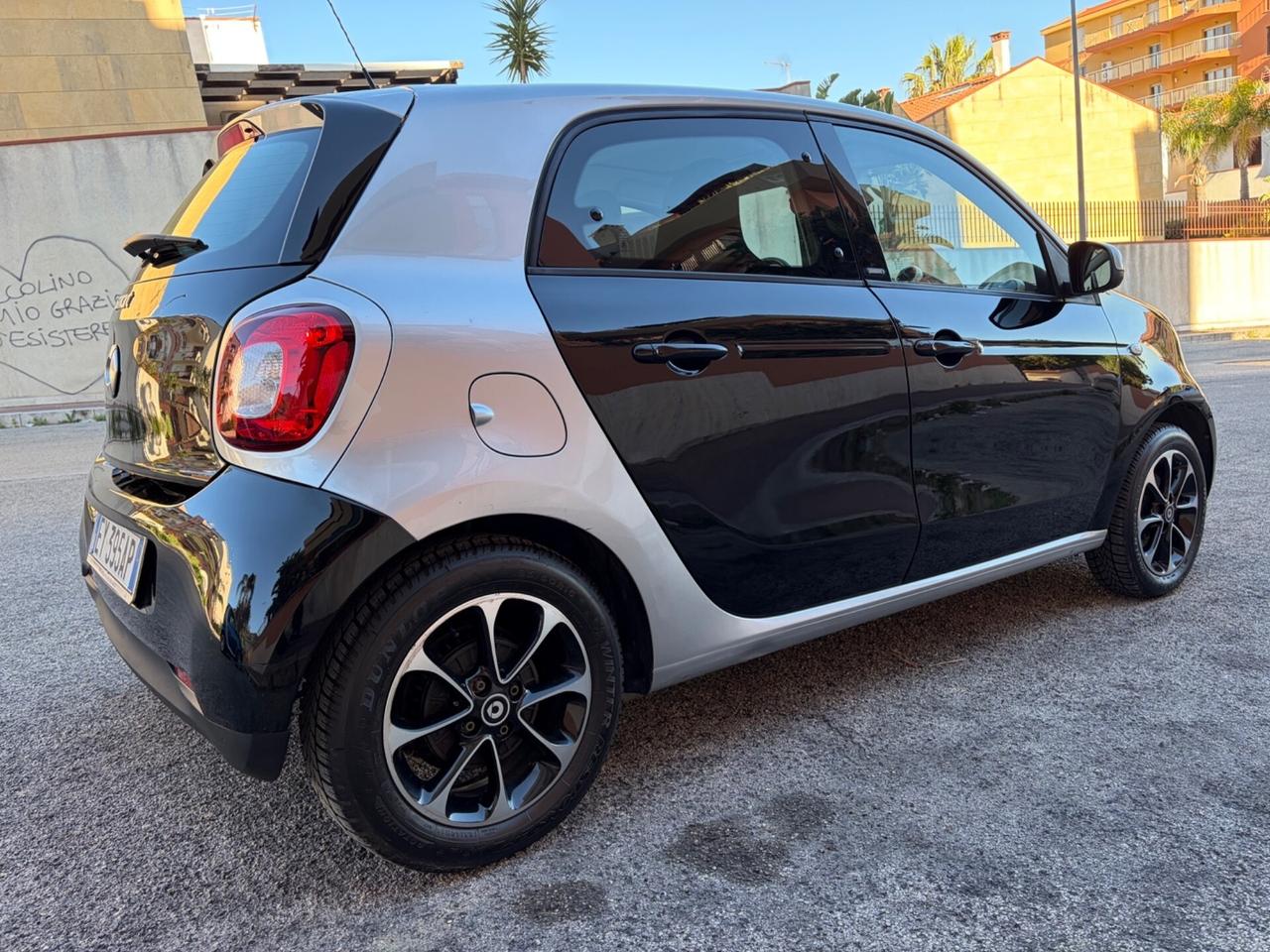Smart ForFour 70 1.0 Passion ideale per neopatenta