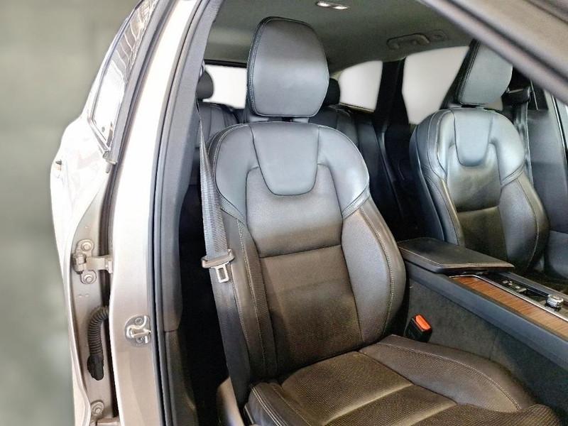 VOLVO XC60 B5 D AWD automatico Plus Dark