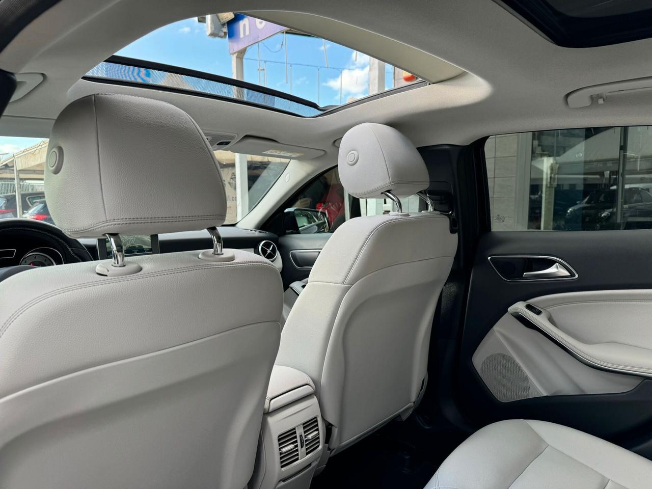 Mercedes-benz GLA 180 d Premium 45.000 km