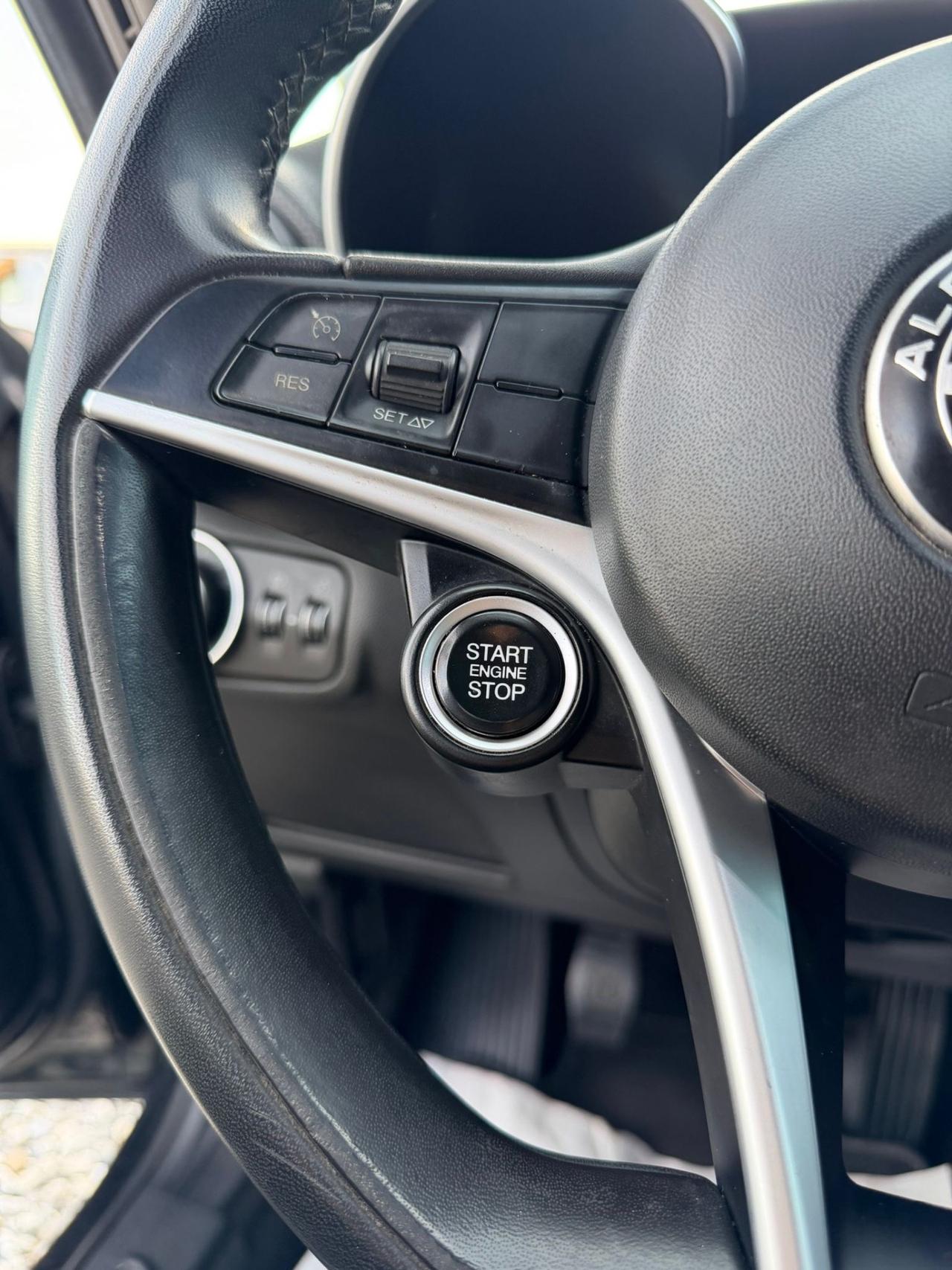 Alfa Romeo Giulia 2.2 Turbodiesel 150 CV Business Launch Edition