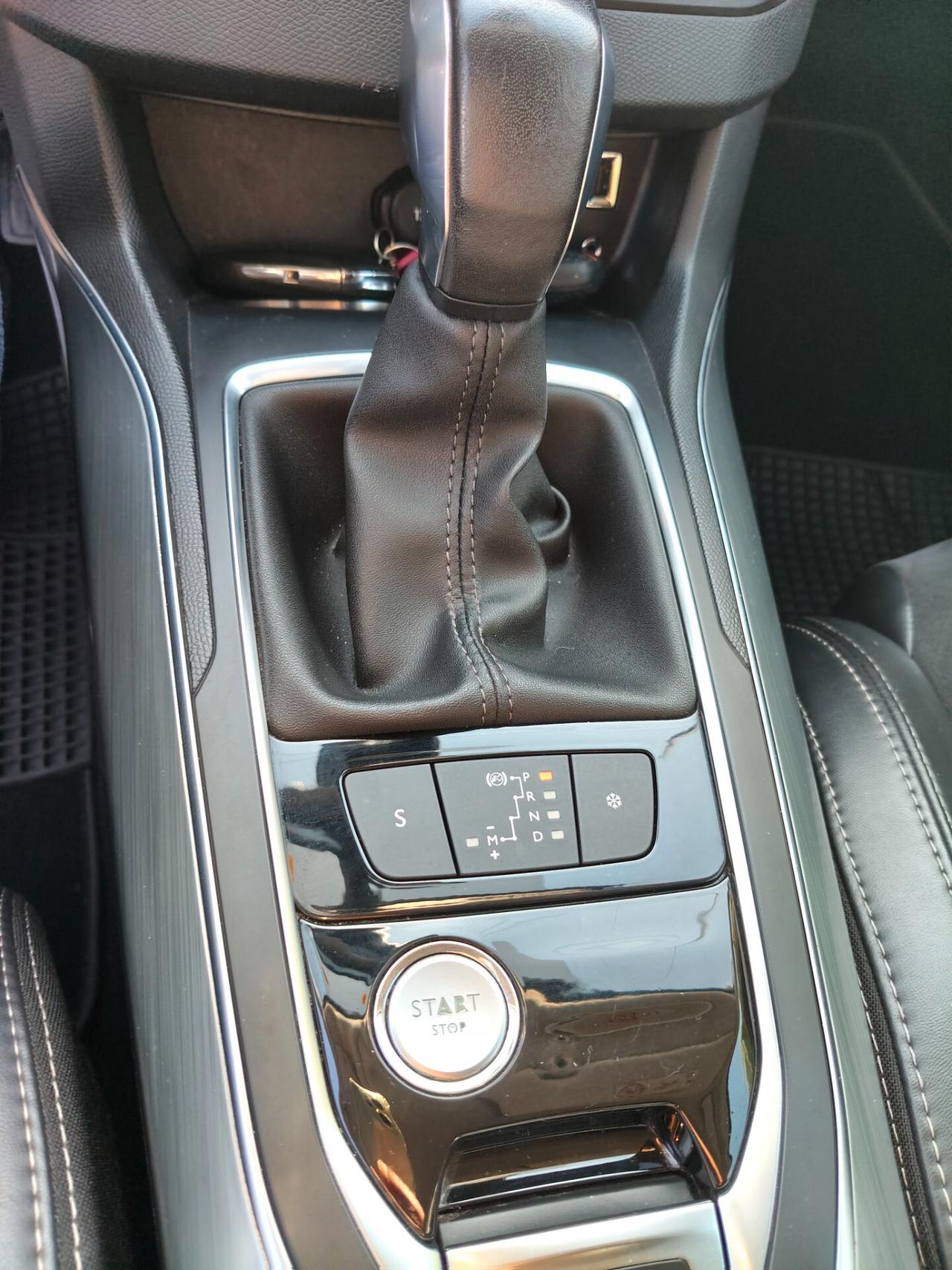 Peugeot 308 BlueHDi 120 S&S EAT6 SW Allure