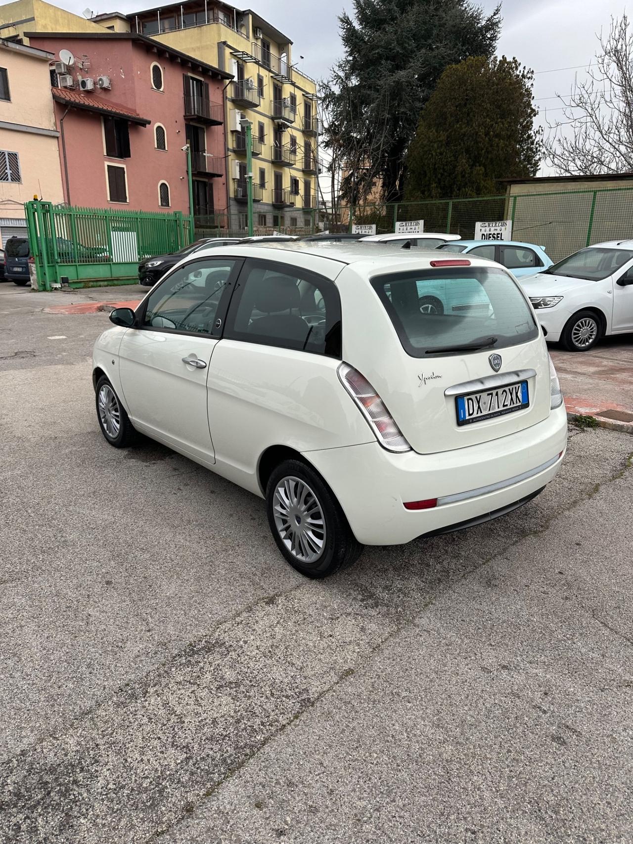 Lancia Ypsilon 1.4 Platino Ecochic GPL