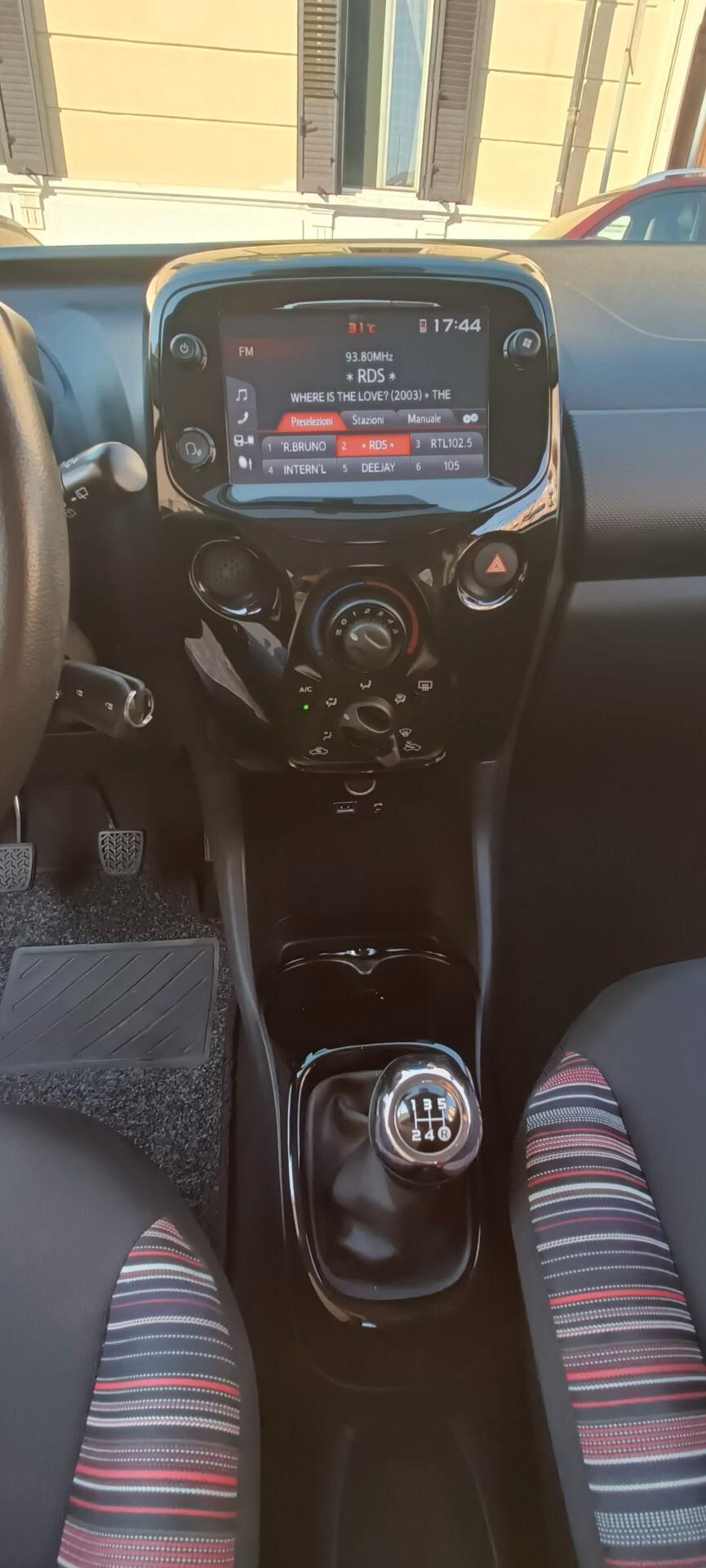 Citroen C1 VTi 72 S&S 5 porte Shine