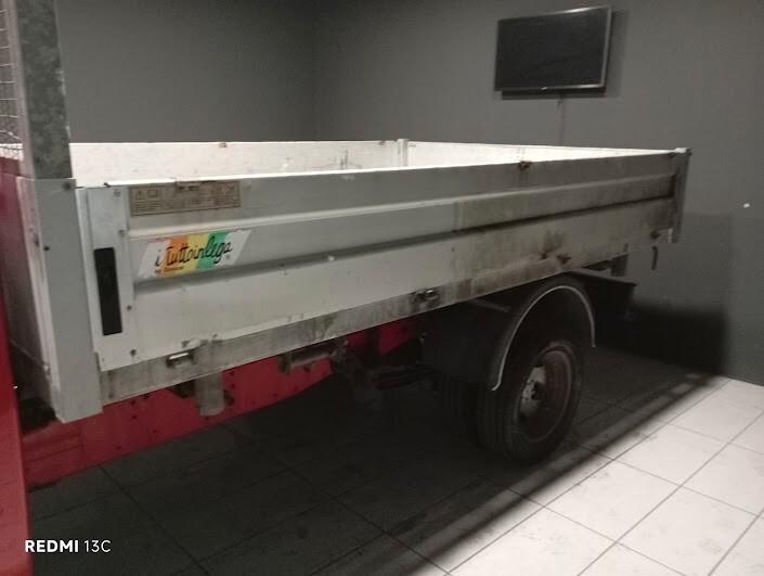 FORD TRANSIT RIBALTABILE TRILATERALE GEMMELLATO DEL 2005 IVA