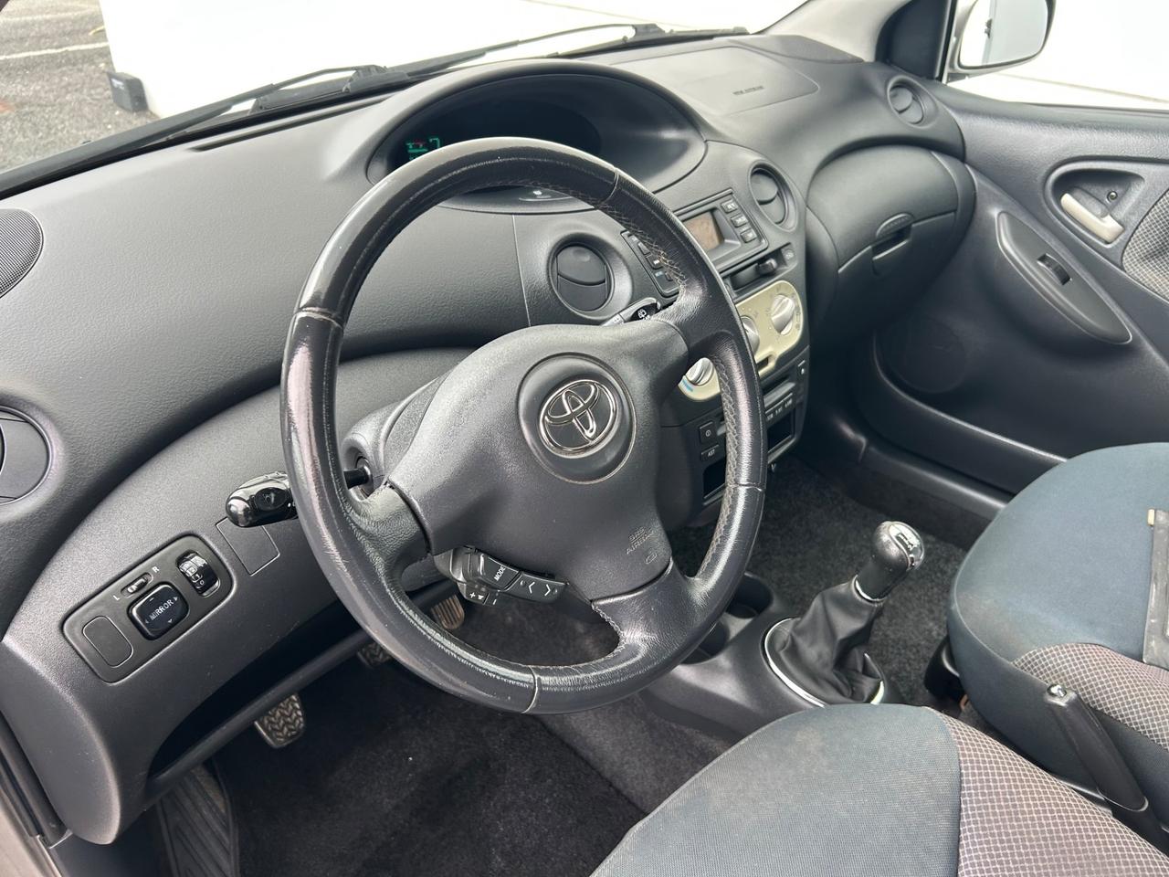 Toyota Yaris 1.0i 16V cat 3 porte Sol