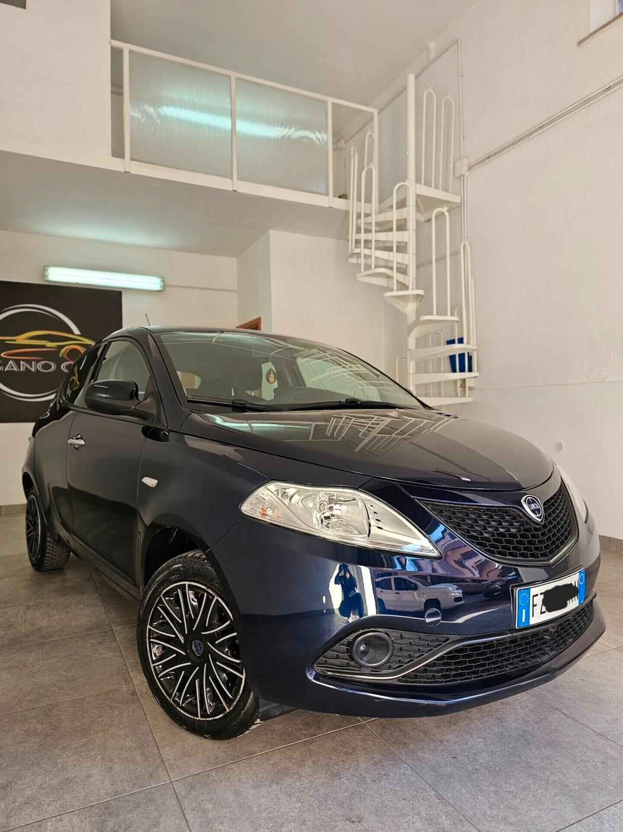 Lancia Ypsilon 1.2 69 CV 5 porte S&S Gold