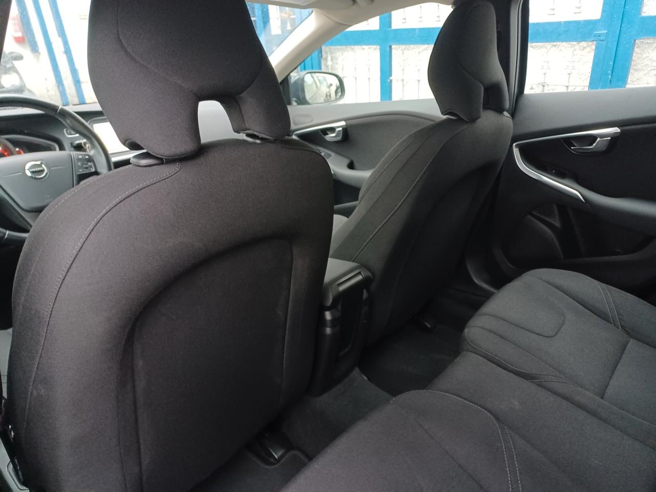 Volvo V40 D3 Geartronic Momentum ANNO 2017