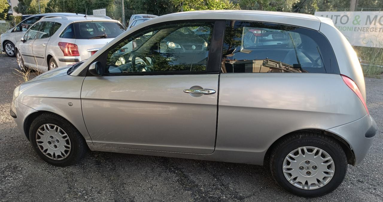 Lancia Ypsilon 1.2 Argento