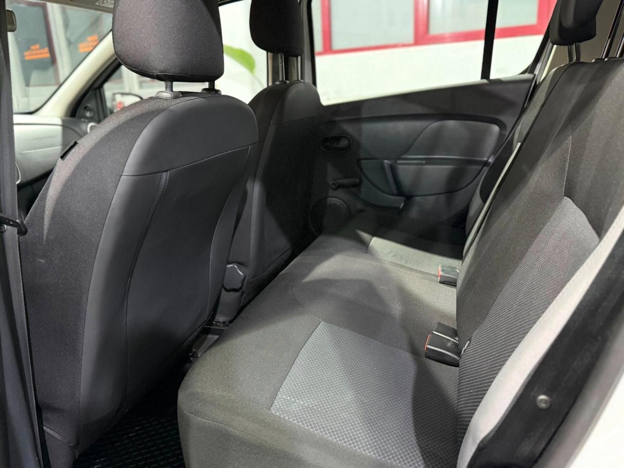 Dacia Sandero 1.2 benzina 75CV Serie Speciale Laureate Family