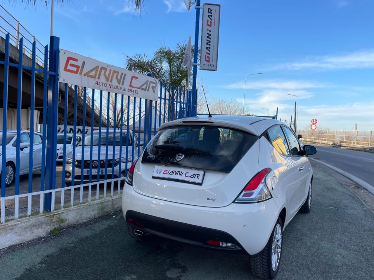 Lancia Ypsilon 1.2 69 CV 5 porte Gold