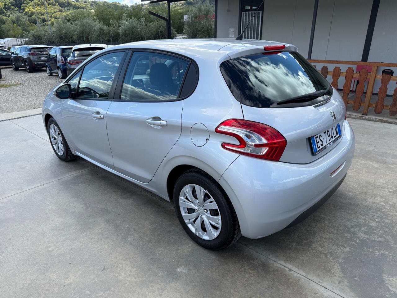 Peugeot 208 1.4 HDi 68 CV 5 porte Access