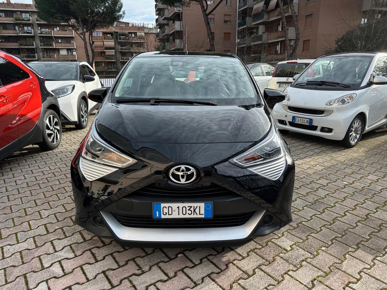 Toyota Aygo Connect x-play 11/20 km. 26137