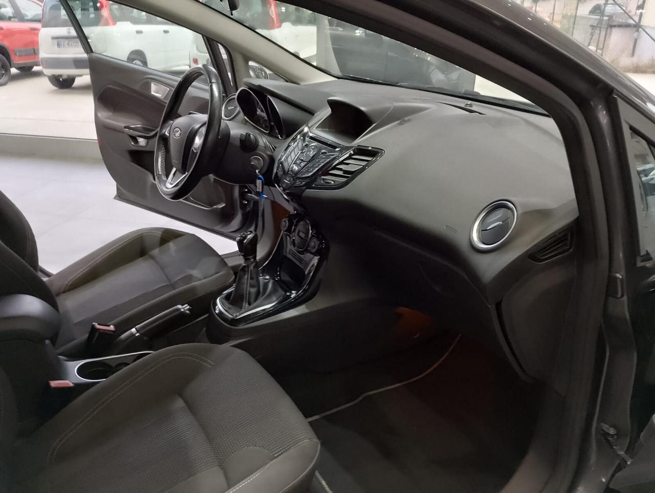 Ford Fiesta 1.5 TDCi 75CV 5 porte Titanium