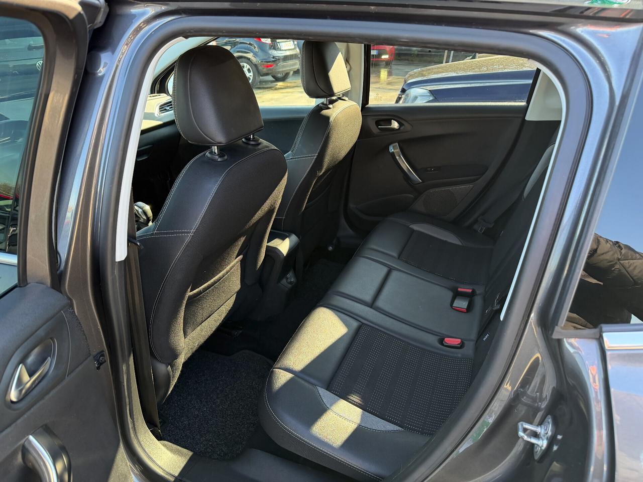 Peugeot 2008 BlueHDi 100 GT Line /2017