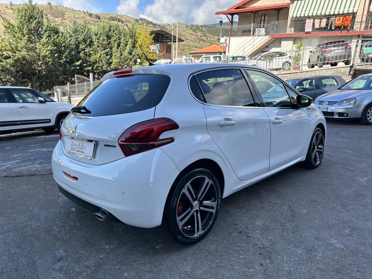 Peugeot 208 BlueHDi 100S&S 5 porte GT Line