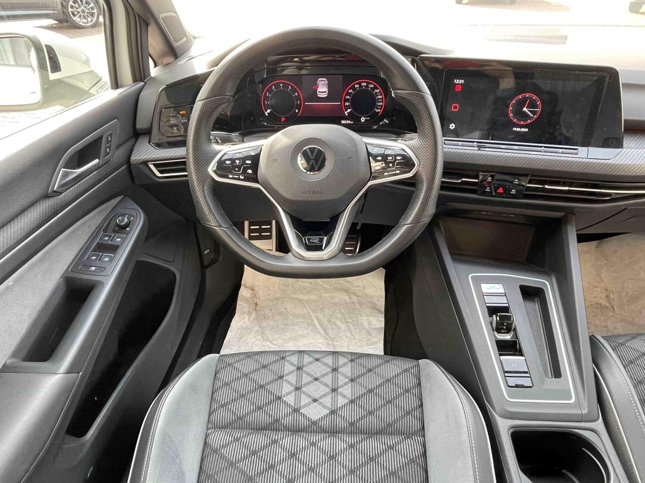 Volkswagen Golf 1.5 eTSI 130 CV EVO ACT DSG R-Line