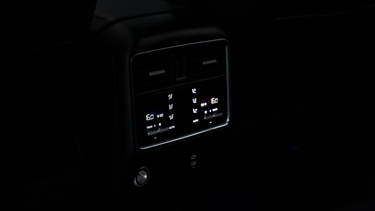 Porsche Cayenne COUPE 3.0 E-HYBRID TIPTRONIC 21" TETTO PANORAMICO PACK CHRONO BOSE SEDILI SCARICHI S