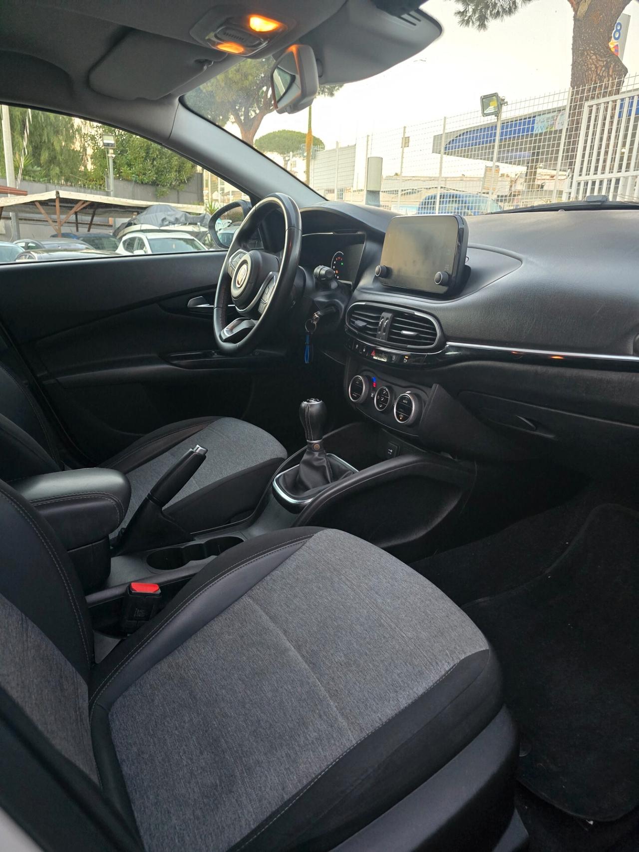 Fiat Tipo 1.3 Mjt S&S 5 porte Cross