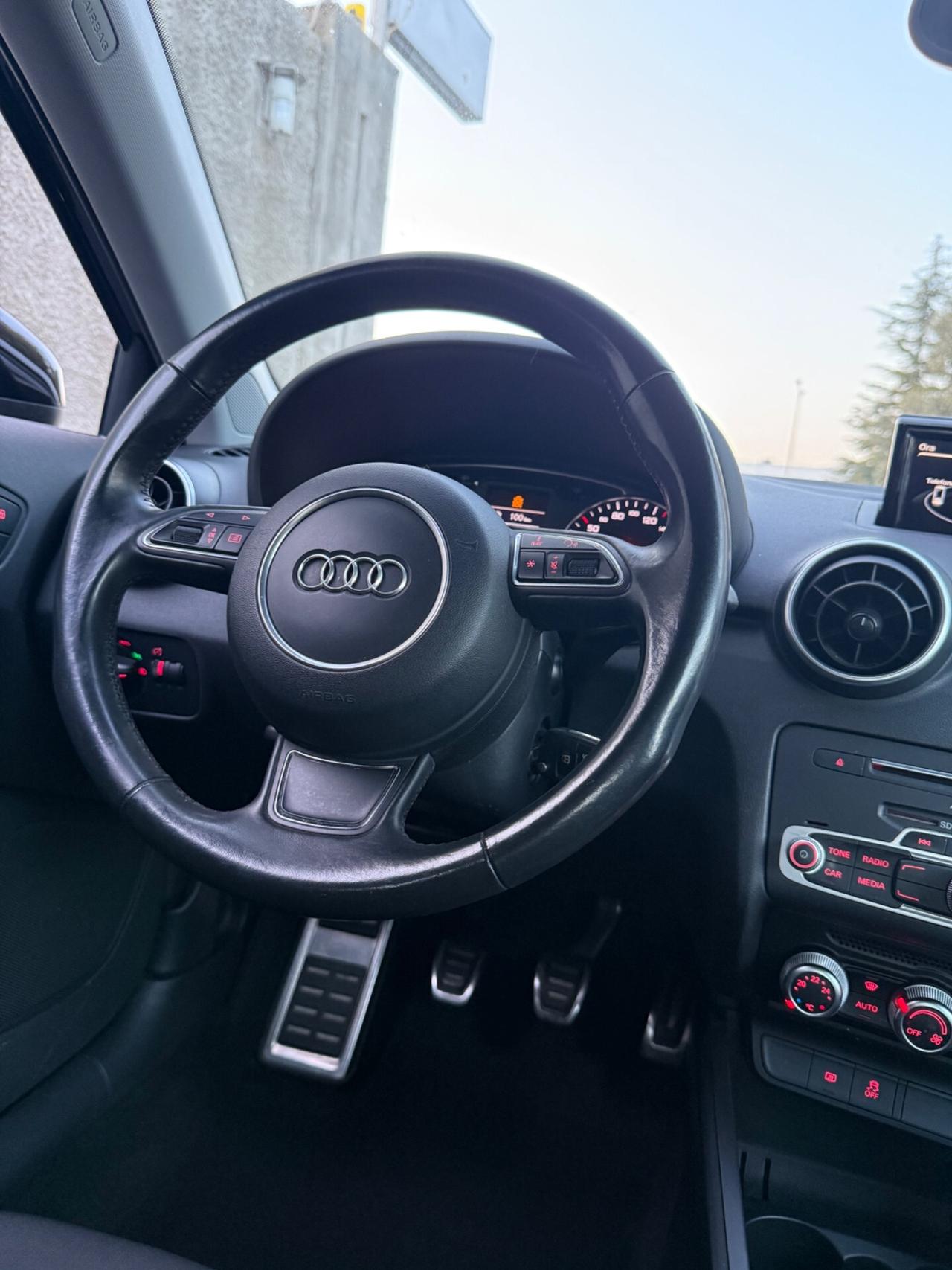 Audi A1 1.4 TDI S-Line Exterior,cerchi diamantati,Climatronic,ecc.