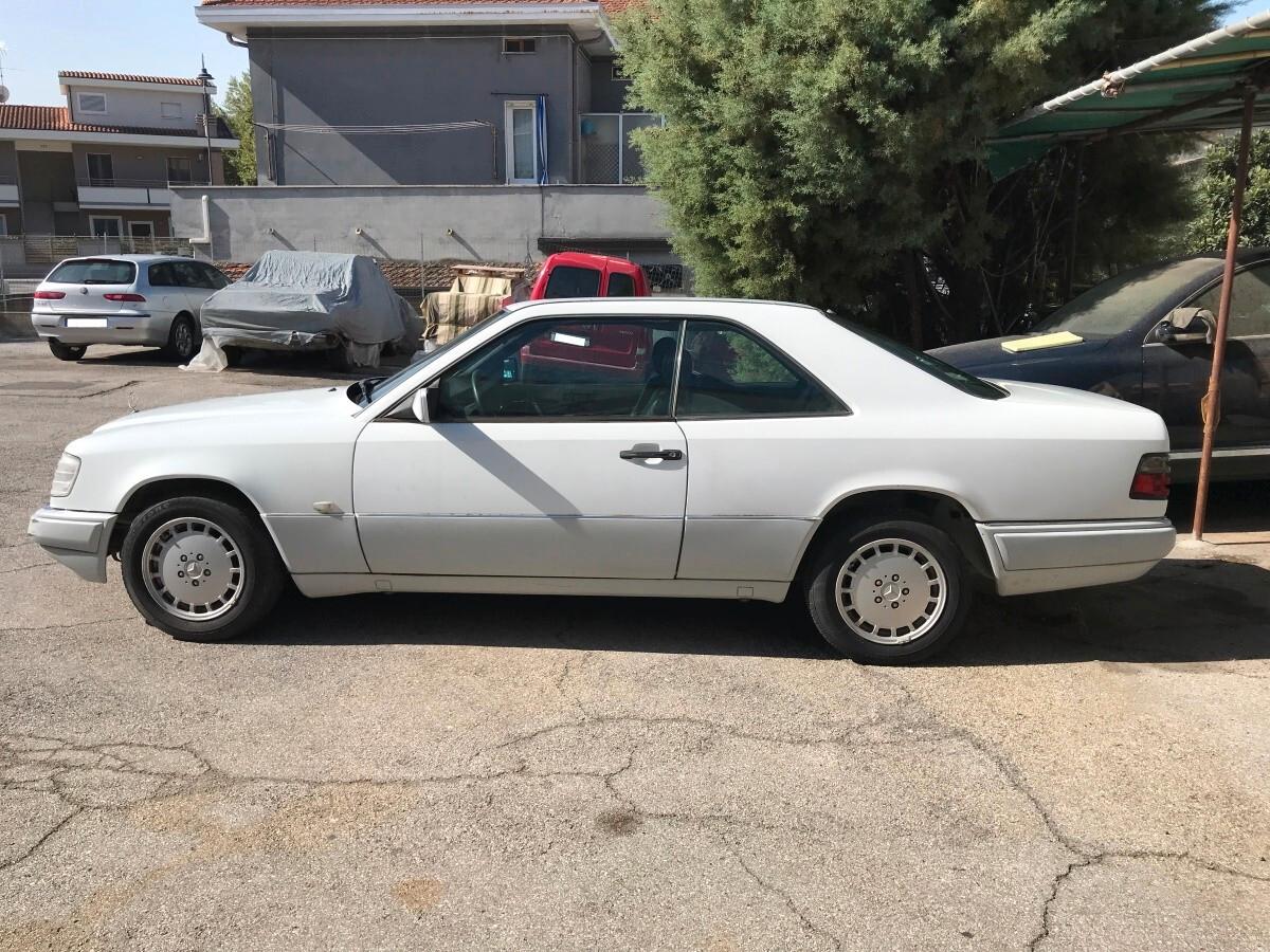 Mercedes-benz 300 200 CE Coupé