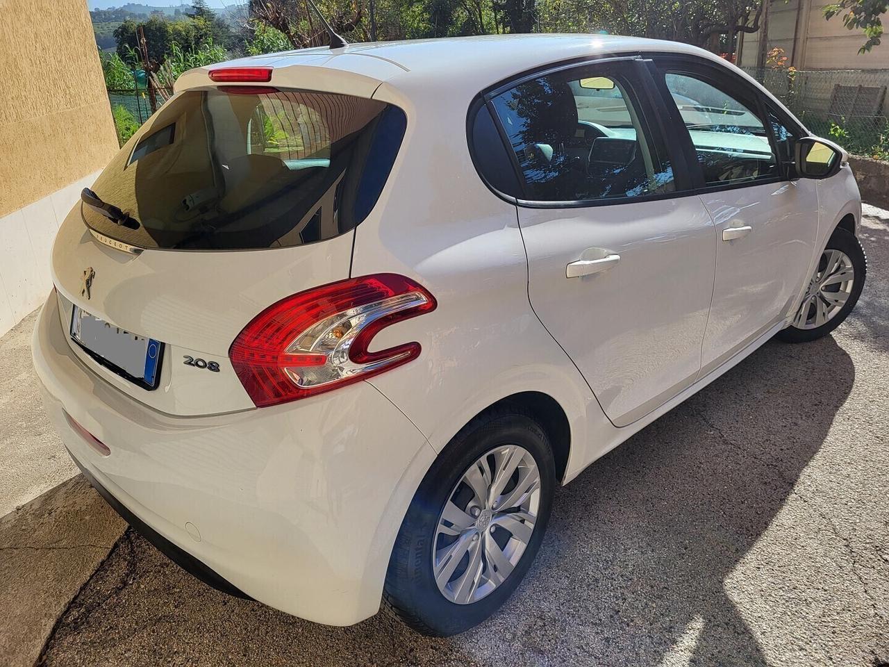 PEUGEOT 208 1,4 HDI-UNICA PROPRIETAR-4 REVISIONI