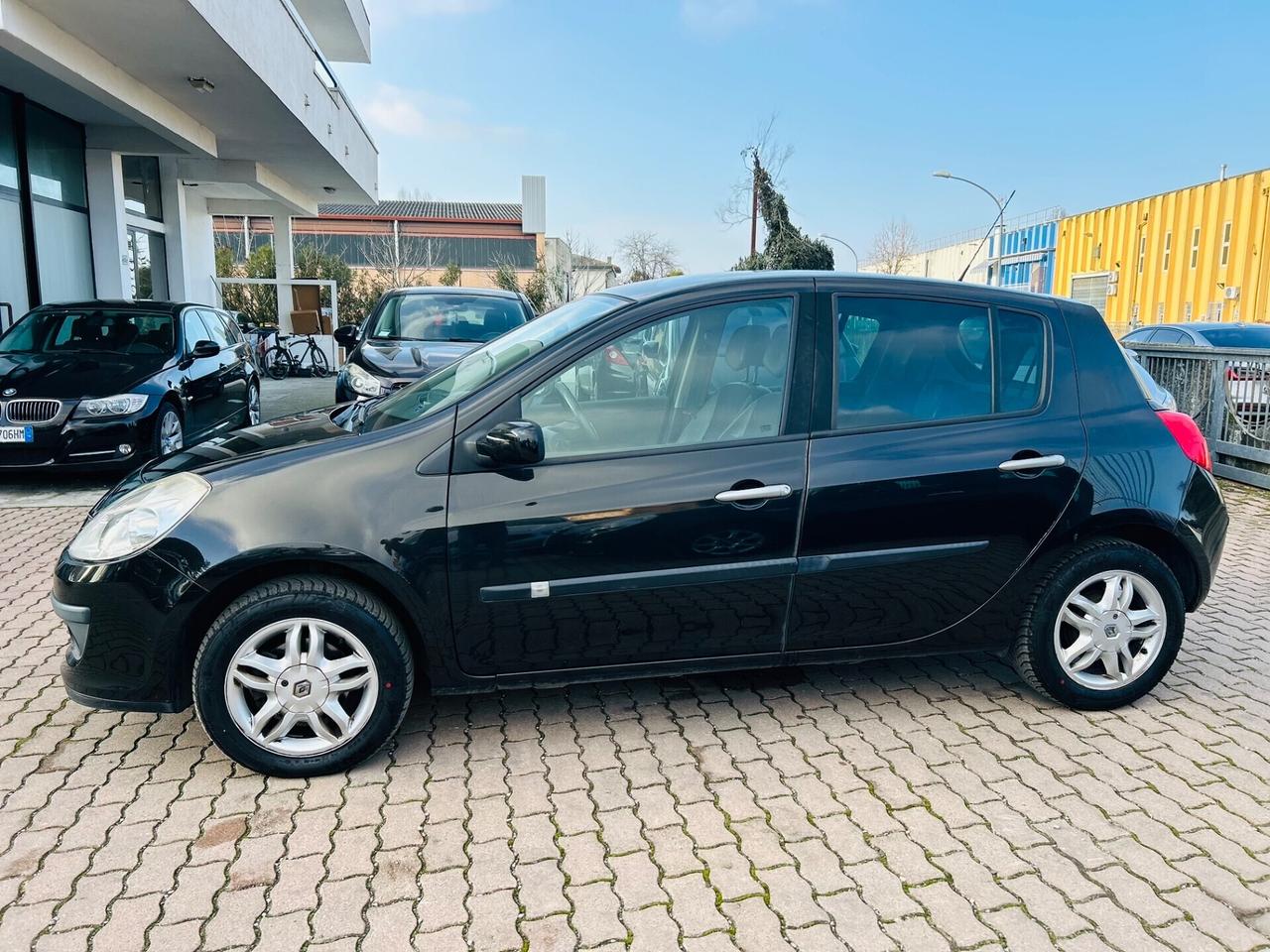 Renault Clio 1.2 16V 5 porte Le Iene