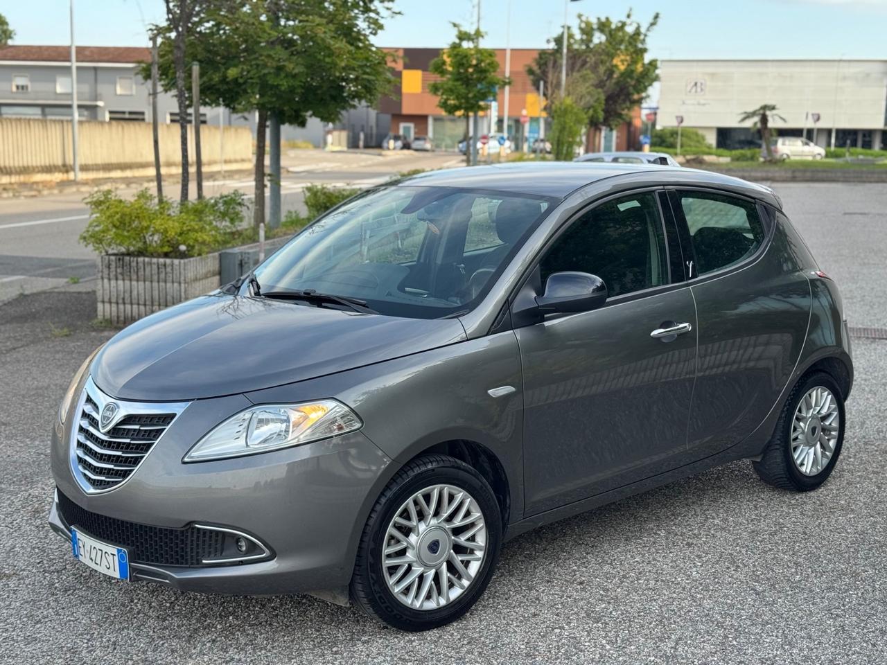 Lancia Ypsilon 1.3 MJT 16V 95 CV 5 porte S&S Elle