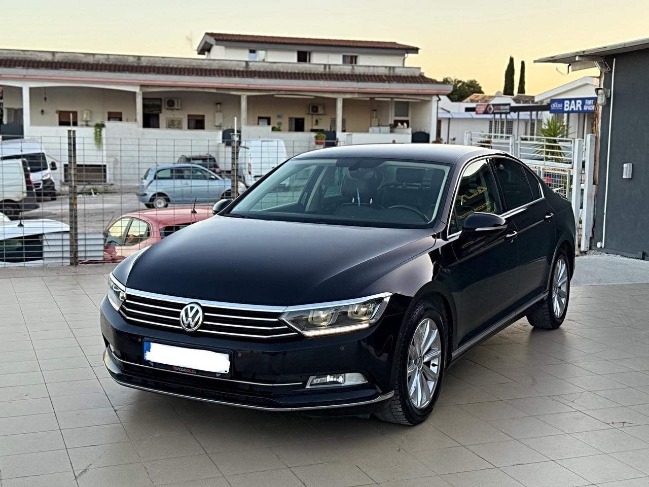 Volkswagen Passat 1.6 TDI SCR DSG Business BMT Garanzia 12 Mesi