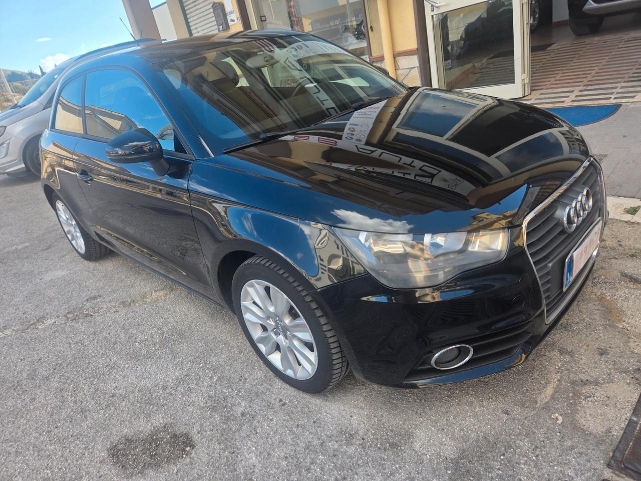 AUDI A1 1.2 BENZINA 86 CV KM 160000 CERTIFICATI