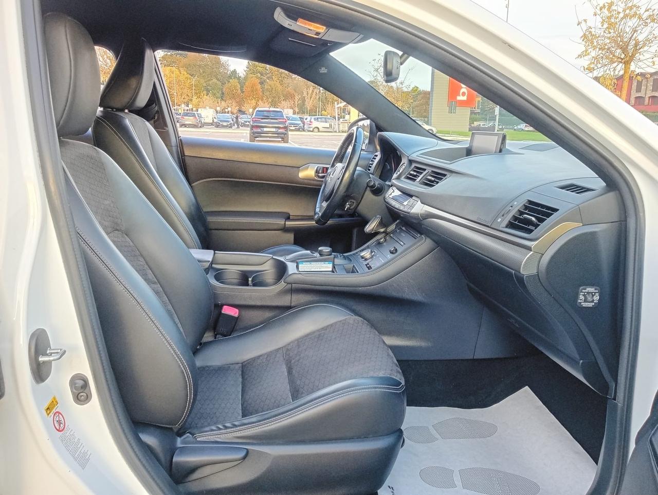Lexus CT 200h Hybrid F Sport*Automatik*Navi*Pelle*Xenon*Camera