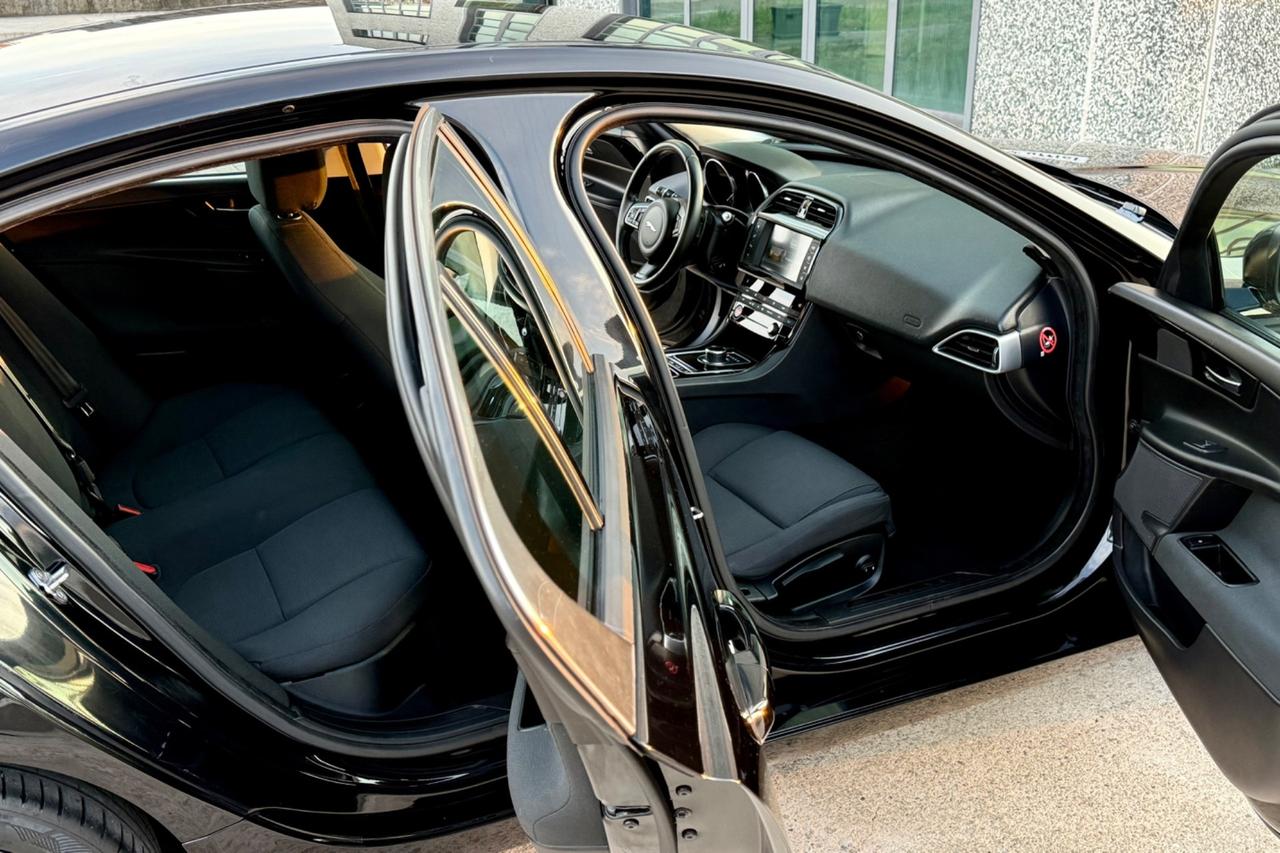 Jaguar XF 2.0 D 180 CV AWD aut. Portfolio