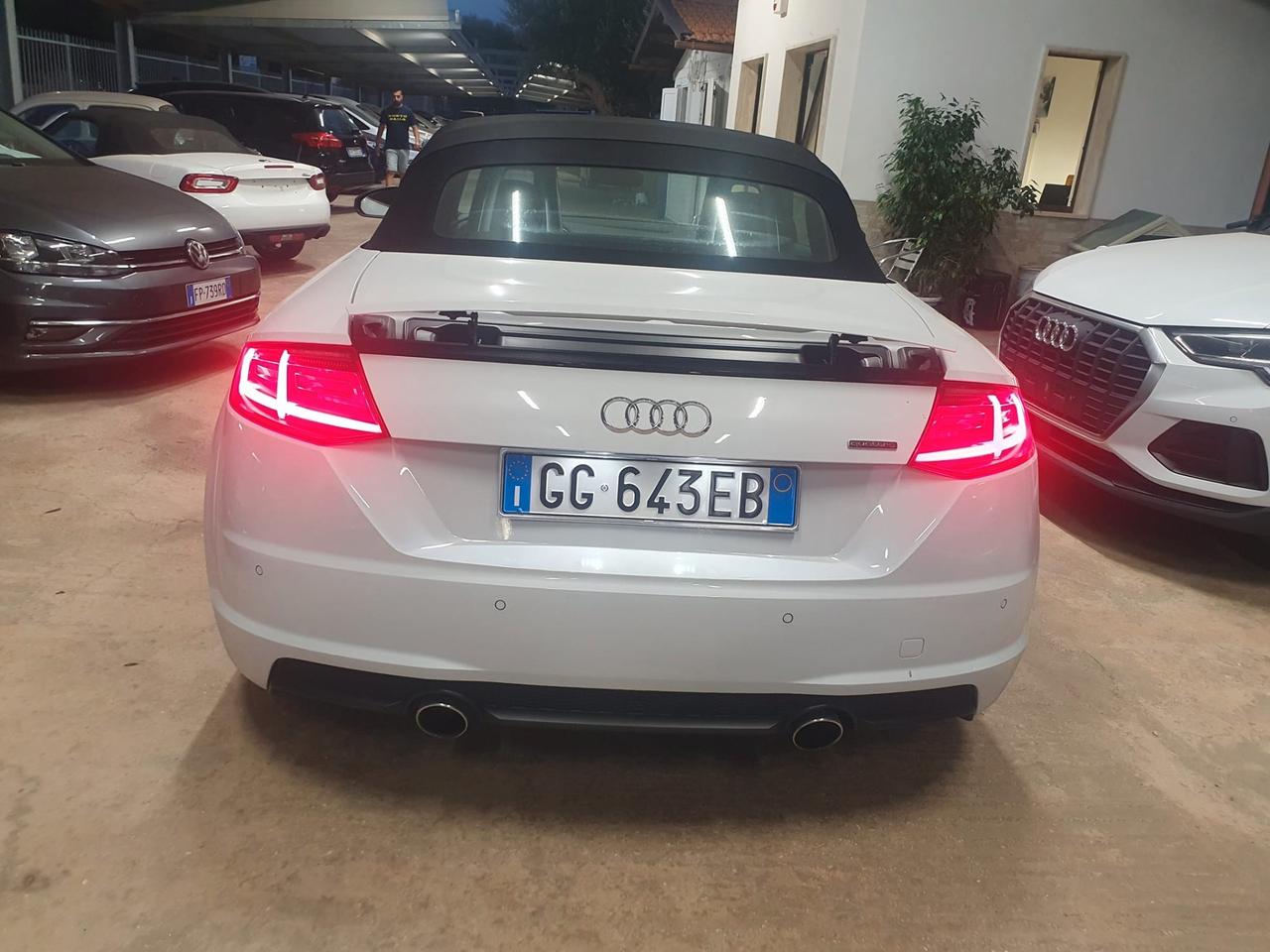 Audi TT Roadster 2.0 TFSI S line