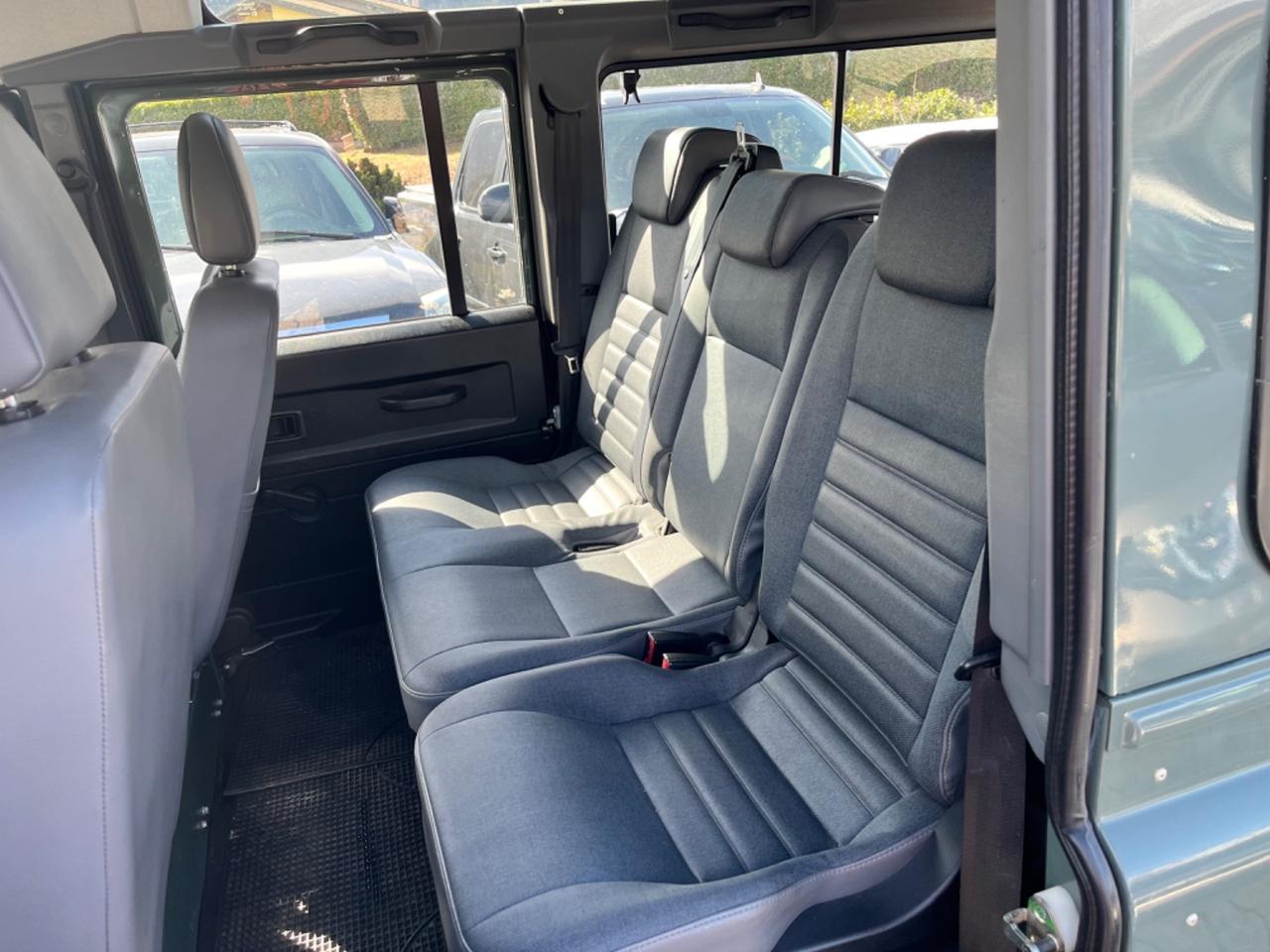 Land Rover Defender 110 2.4 TD4 Station Wagon SE