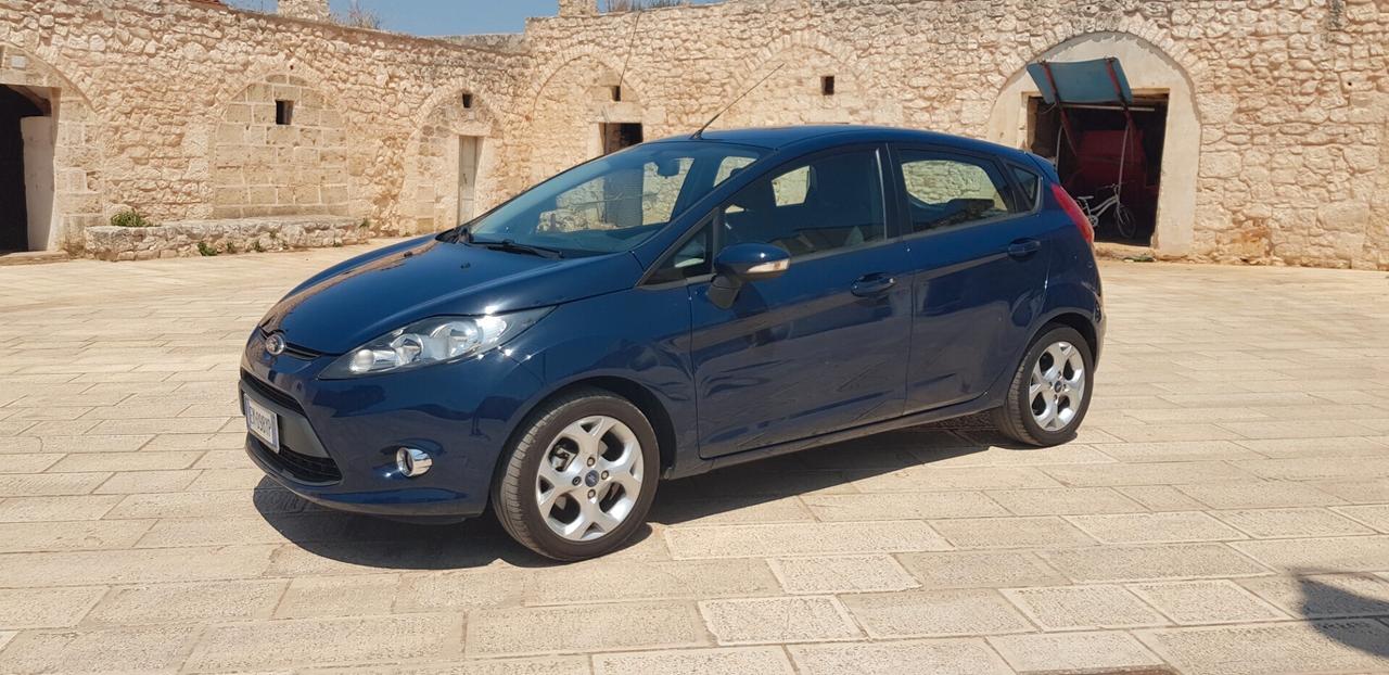Ford Fiesta 1.4 TDCi 70CV 5 porte Titanium UNICO PROPRIETARIO