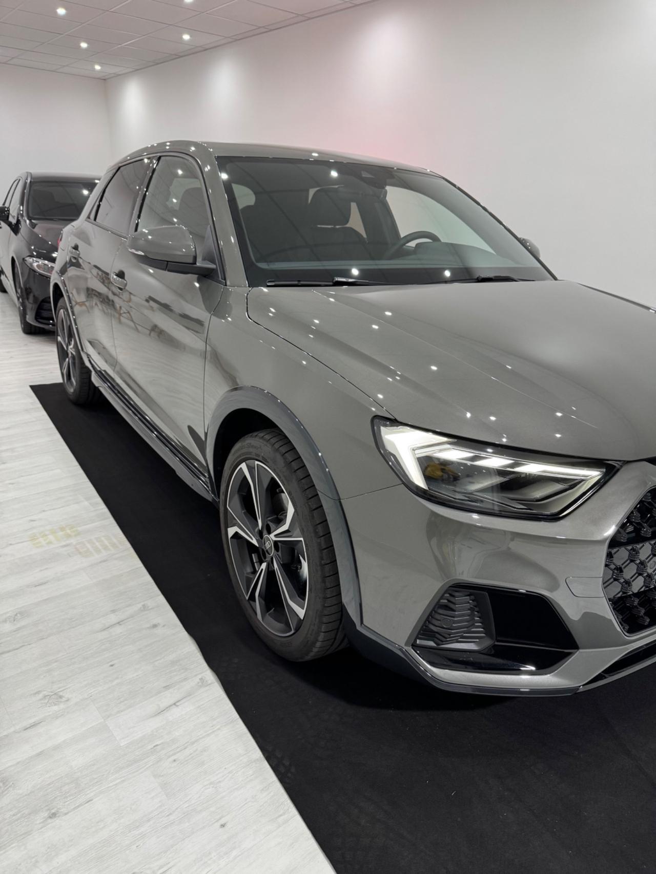 Audi A1 allstreet 30 TFSI Identity Contrast