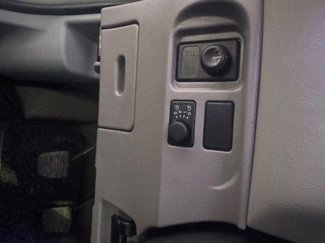 NISSAN Almera Tino 1.8i 16V cat ZX
