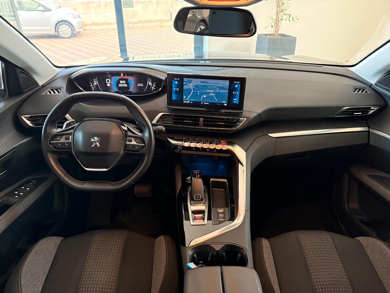 Peugeot 3008 BlueHDi 130 S&S EAT8 Business FullLed