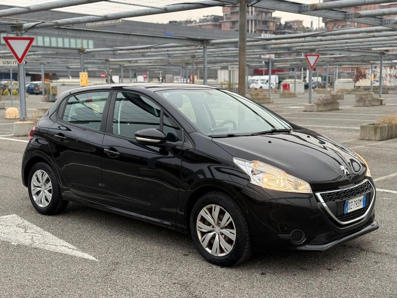 Peugeot 208 PureTech 82 5 porte Allure