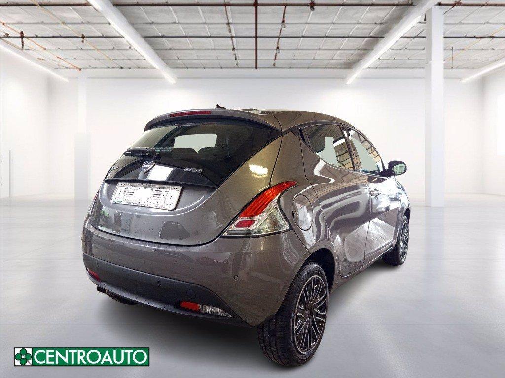 LANCIA Ypsilon 1.0 firefly hybrid Gold s&s 70cv 5p.ti del 2023