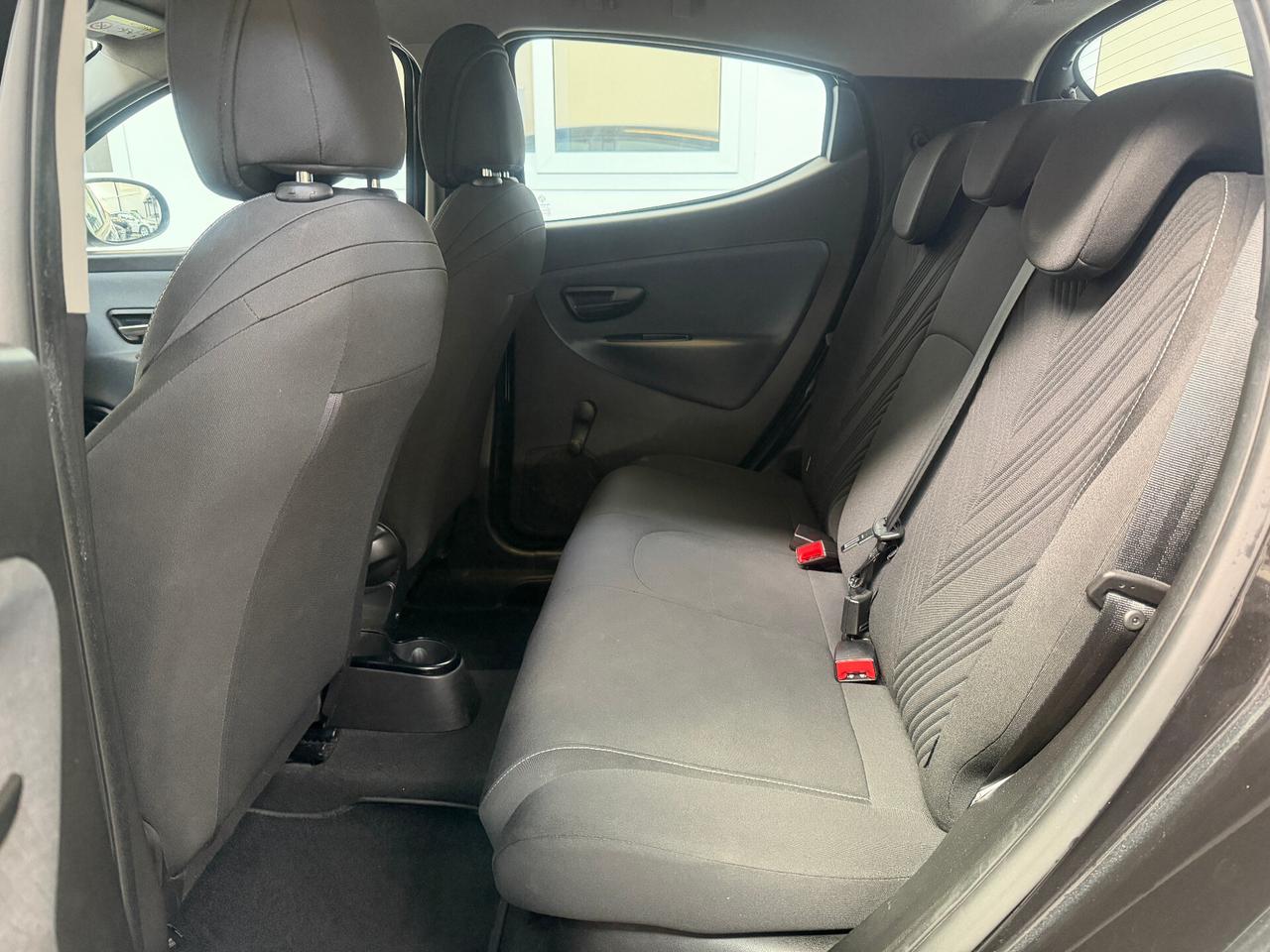 Lancia Ypsilon 1.0 FireFly 5 porte Posti S&S Hybrid Ecochic Gold