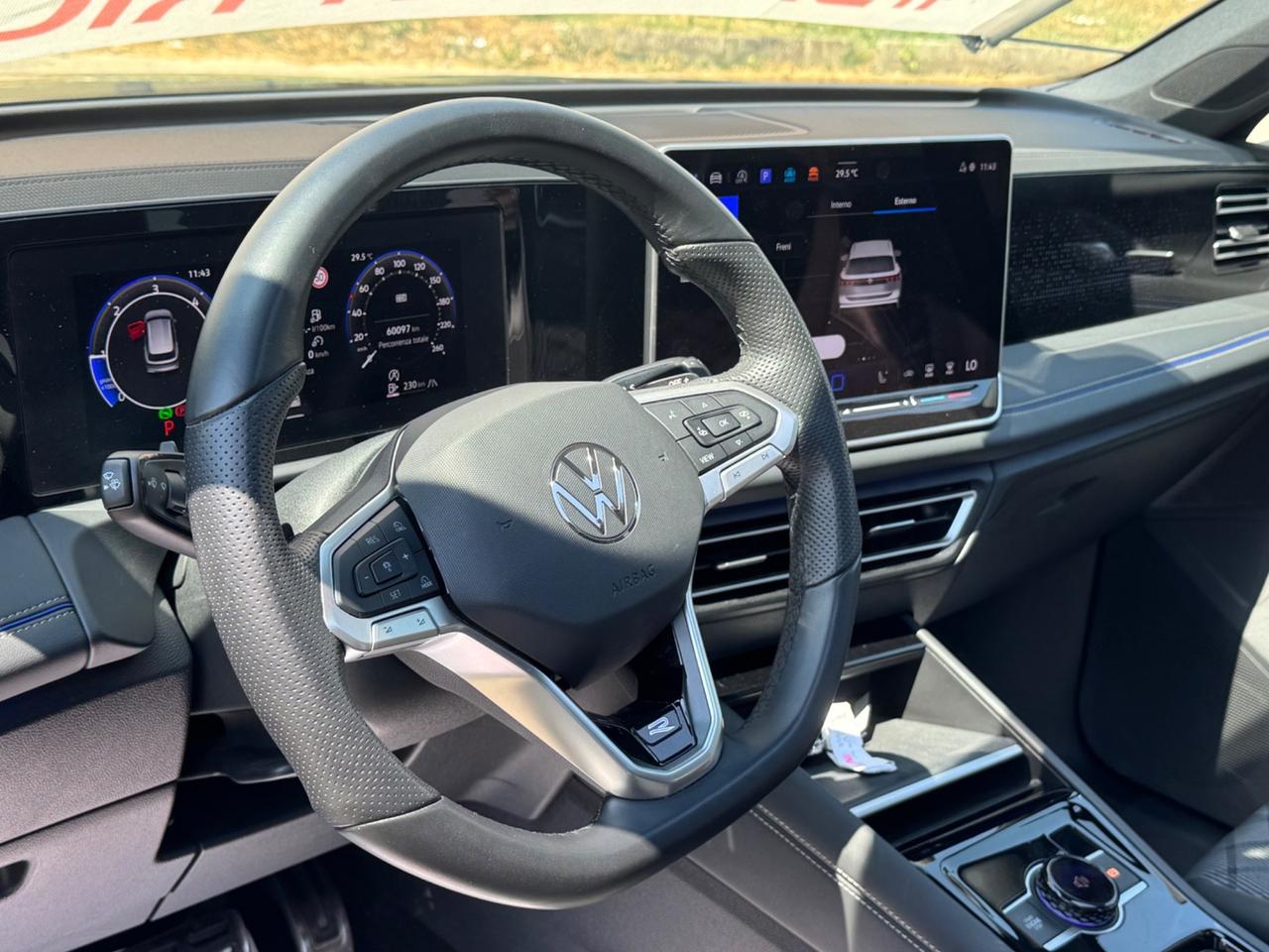VOLKSWAGEN TIGUAN 2.0 TDI 150 CV R-LINE PLUS TETTO VIRTUAL FULL IVA