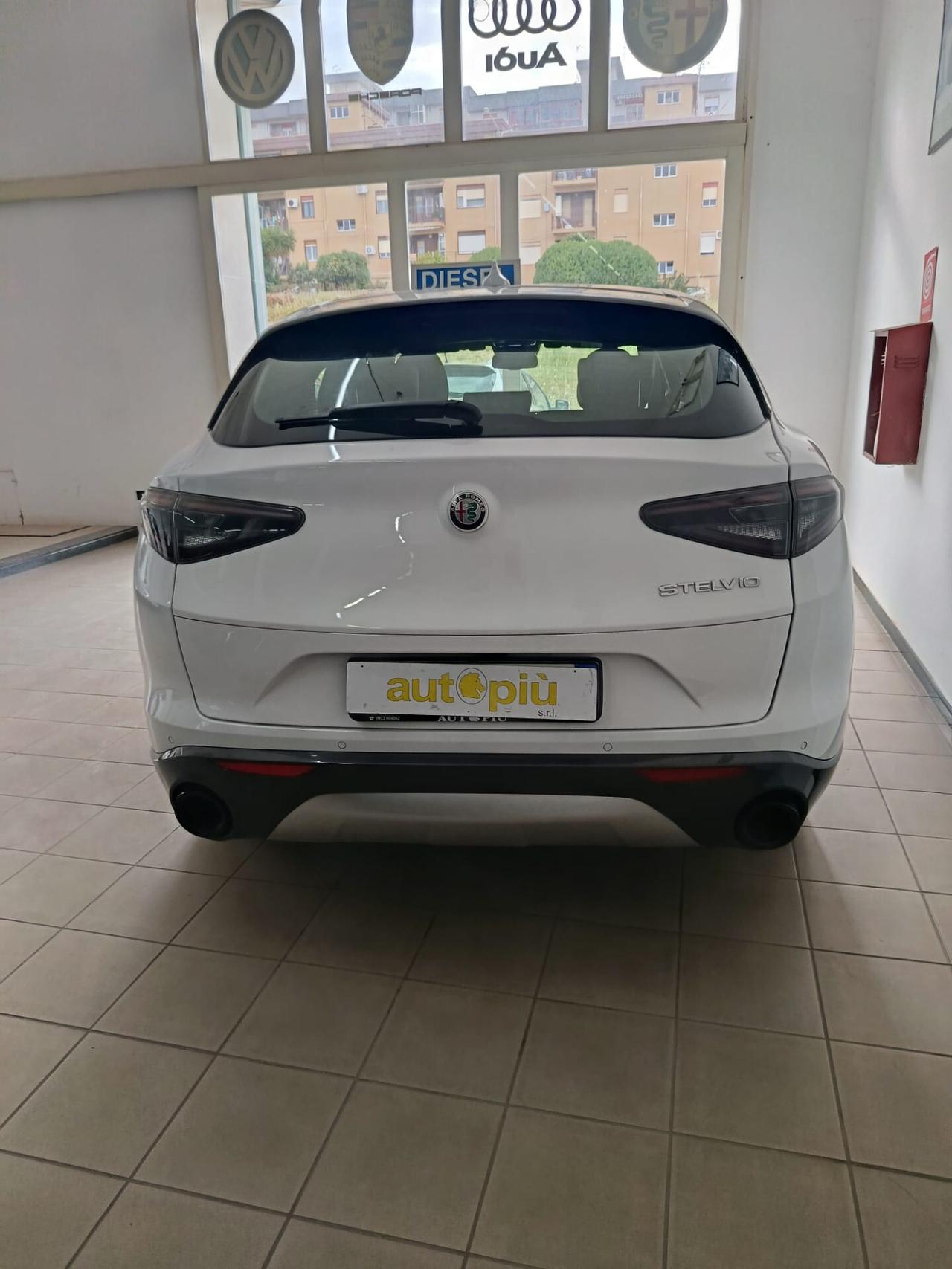 Alfa Romeo Stelvio 2.2 Turbodiesel 160 CV AT8 RWD Ti