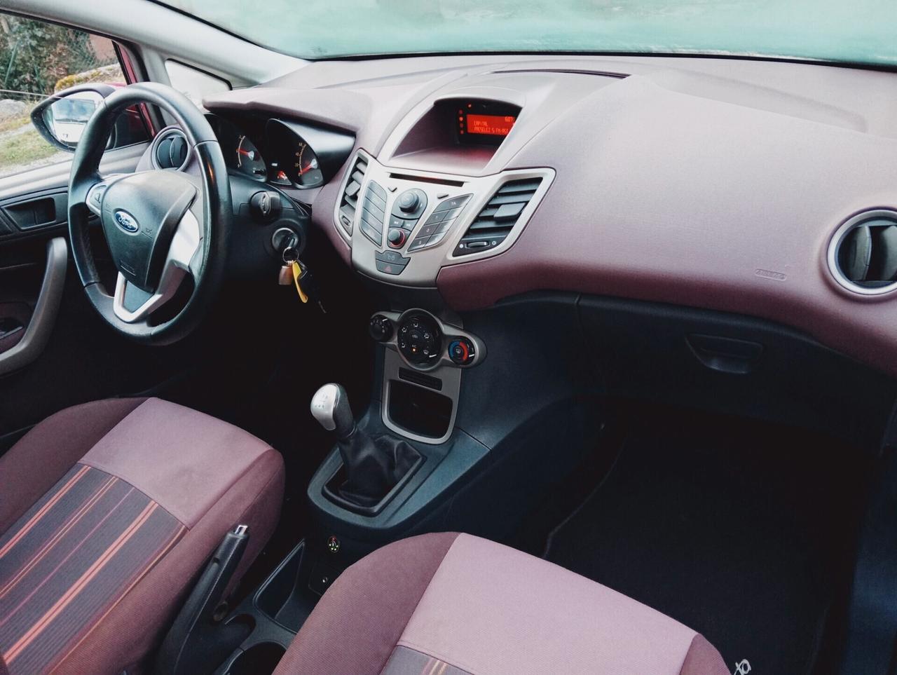 Ford Fiesta 1.4 5 porte Bz.- GPL Titanium