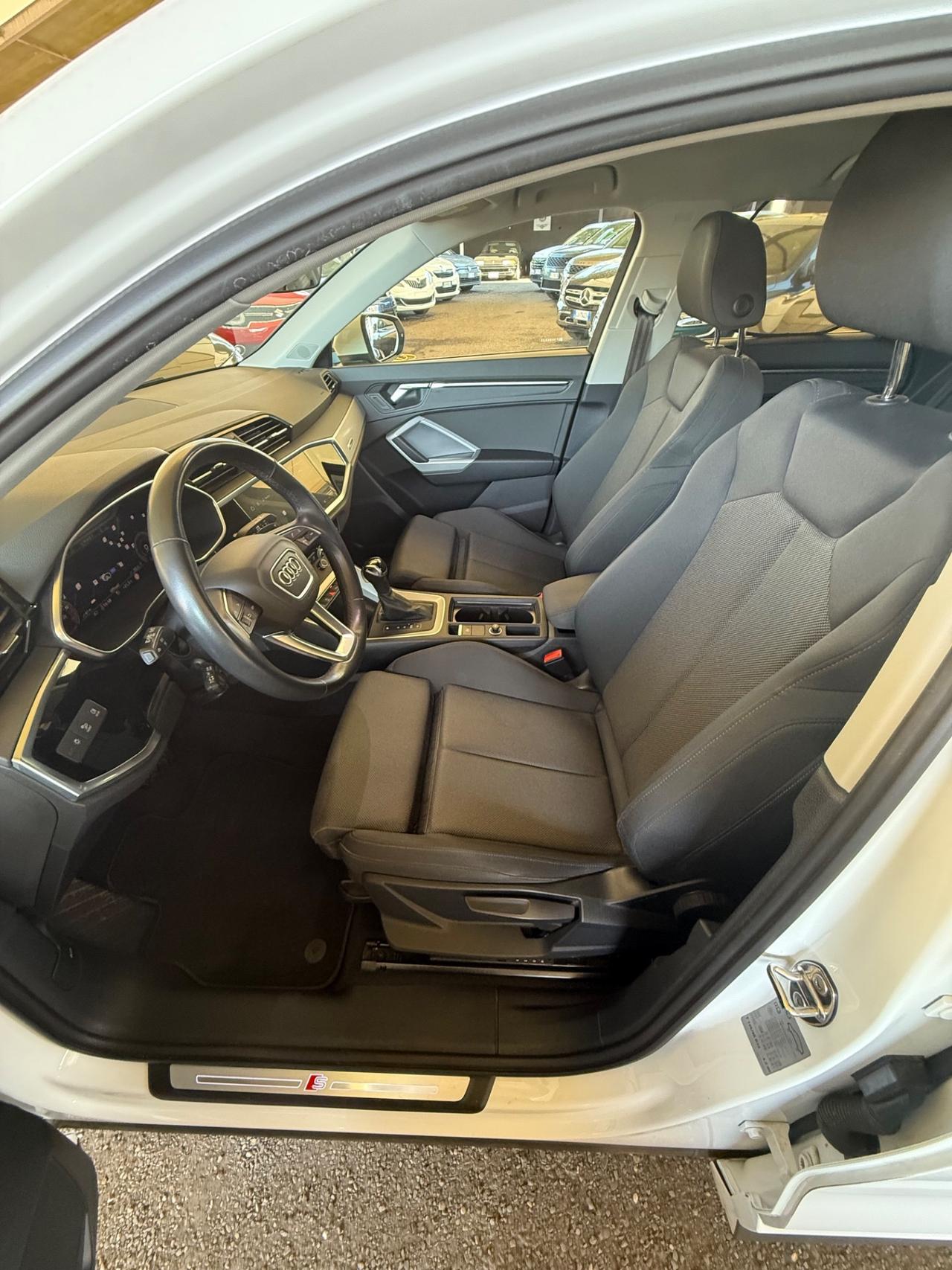 Q3 35 TFSI S tronic-S-line -unipro-rate-garanzia-