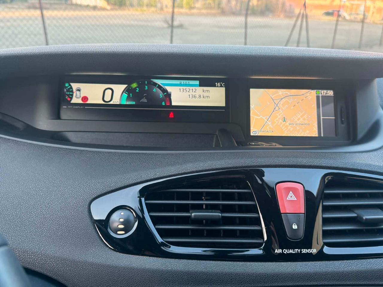 Renault Scenic X-Mod Anno 2011 1.5 Diesel Euro5