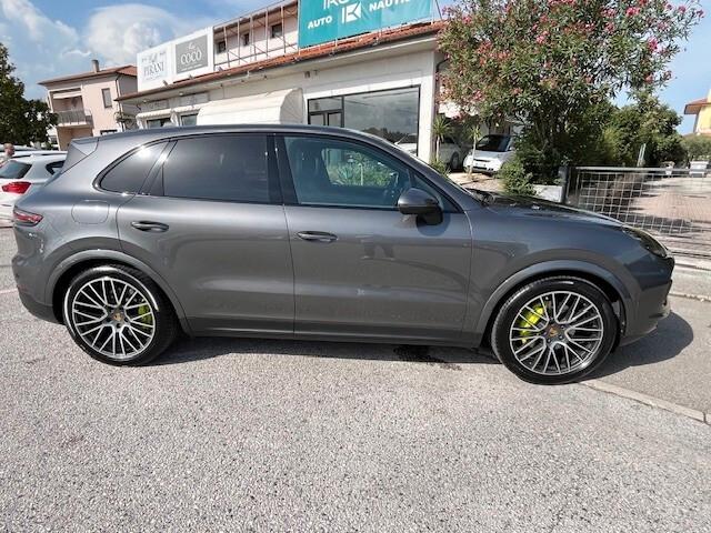 Porsche Cayenne 3.0 V6 E-Hybrid Approved