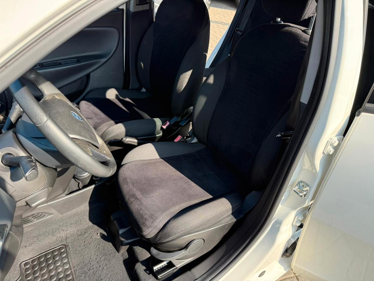 Lancia Ypsilon 1.2 69 CV 5 porte