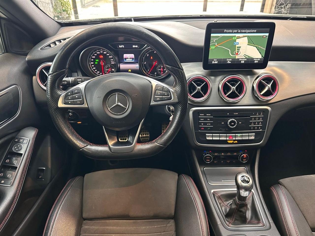 Mercedes-benz GLA 200 d Premium AMG
