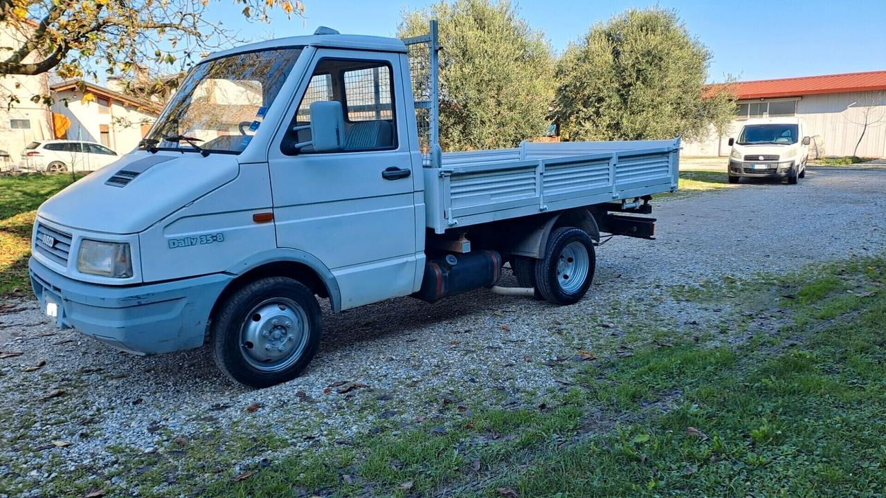 Iveco daily 35-8 RIBALTABILE tri laterale POCHI KM